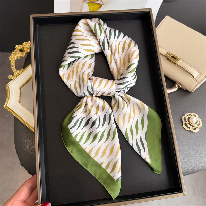 Foulard carré en soie à motif ondulé pour femme, châle imprimé, écharpe élégante, bandana, hijab, foulard doux et soyeux pour femme