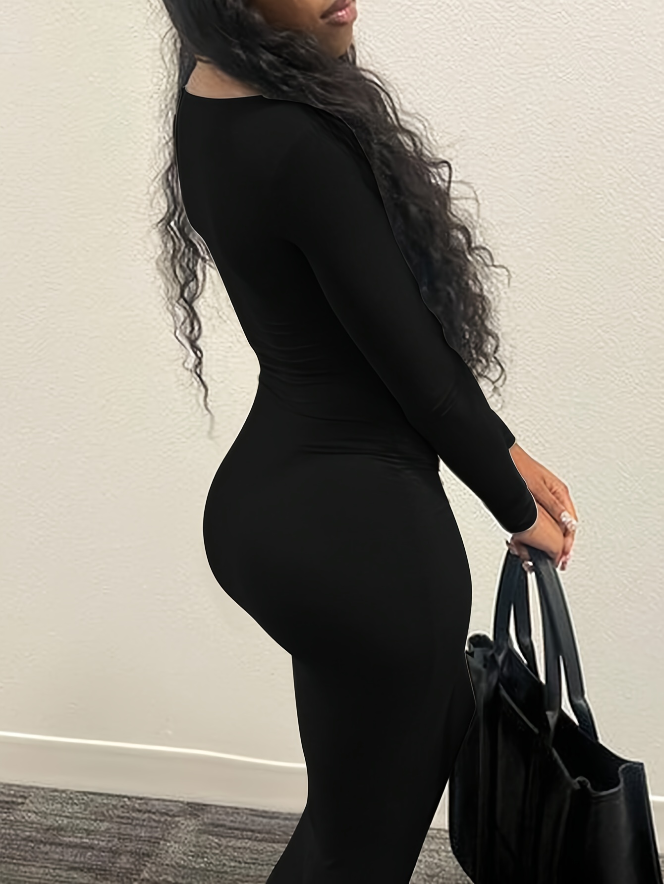 Robe longue élégante à col rond et coupe basse pour femme