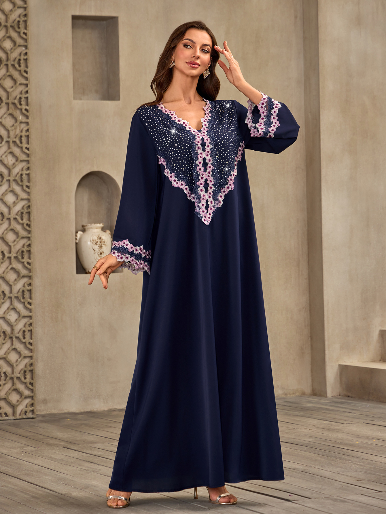 Nouvelle mode Dubaï Arabe Musulmane 2026 – Robe Abaya Femme Ample, Élégante et Luxueuse, Bleu Marine, Col en V, Manches Longues, Longueur Cheville