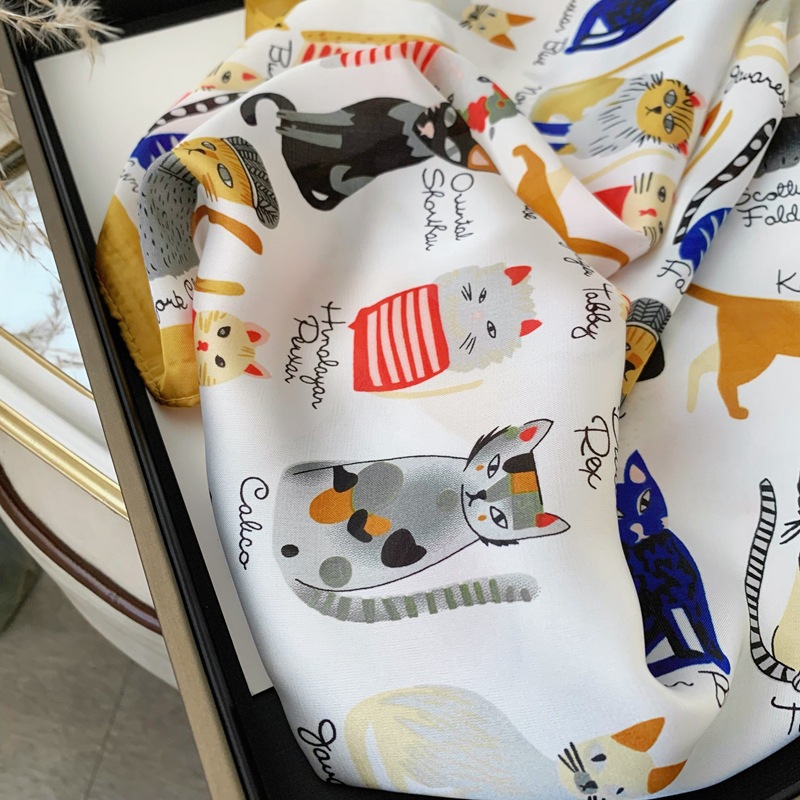 Écharpe carrée imprimée chat mignon pour femmes, foulards en satin doux imitation soie, bandanas, hijab de luxe, foulard élégant, châles