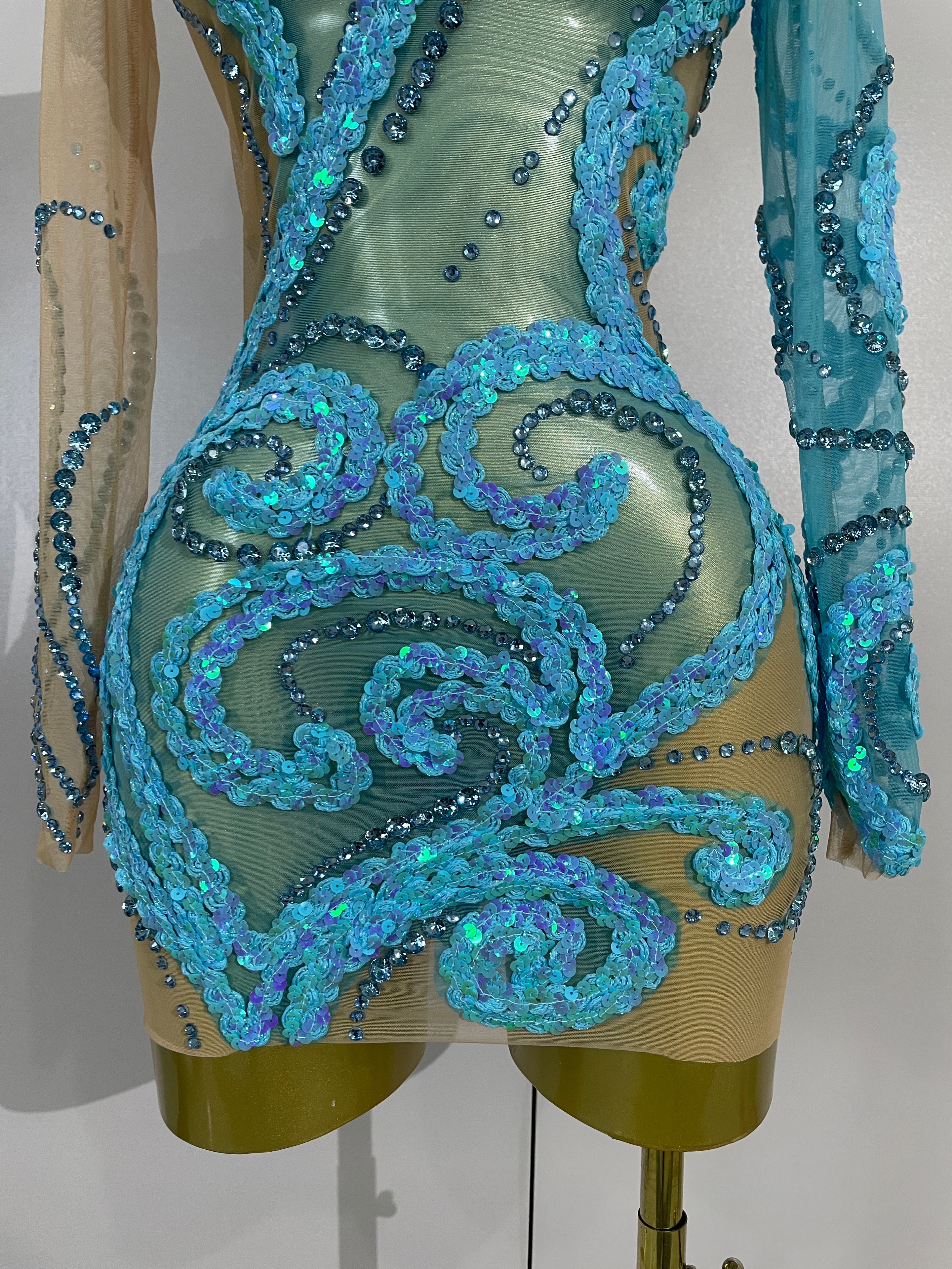 Robe de soirée pour femme, tenue de club, robe de fête d'anniversaire, vêtements pour séance photo, strass, paillettes, maille transparente, manches longues, mini-robe de scène