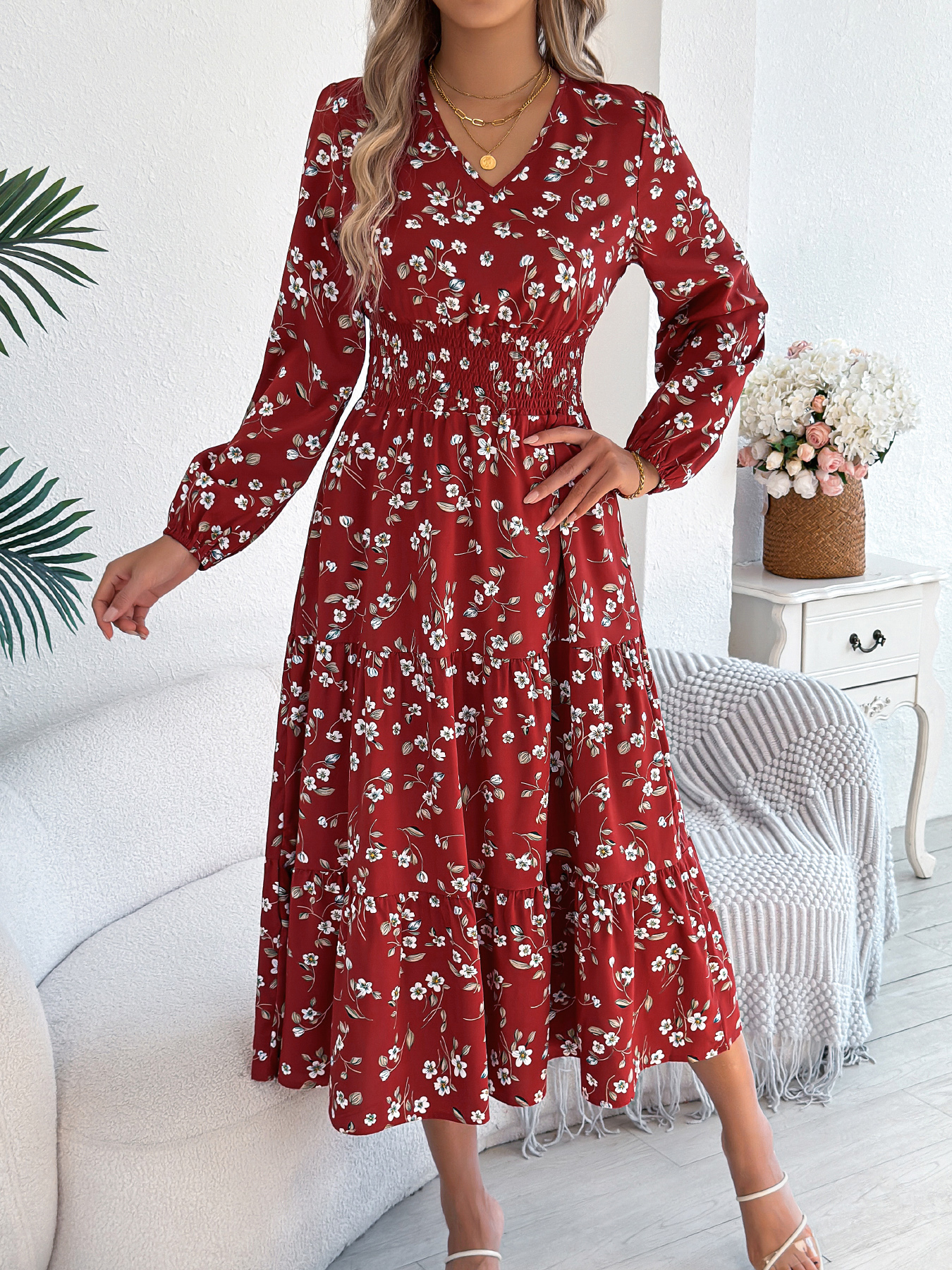 Robe mi-longue à manches longues pour femmes, imprimé floral, col en V, taille smockée, ourlet à volants, pour l'automne, l'hiver et les vacances.