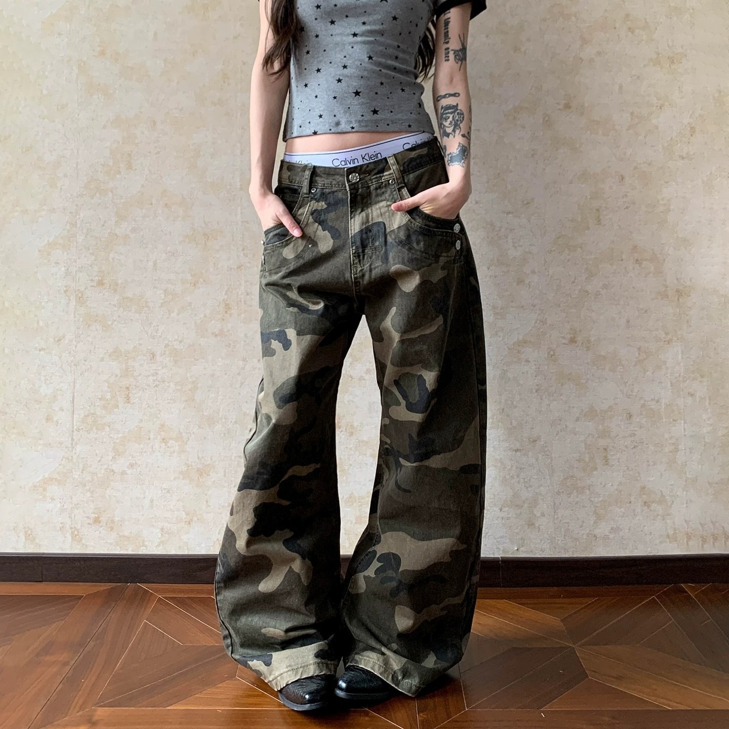 Pantalon Cargo Camouflage Homme Femme, Coupe Ample et Large, Style Vintage Streetwear Décontracté, avec Boucle Paris, Long