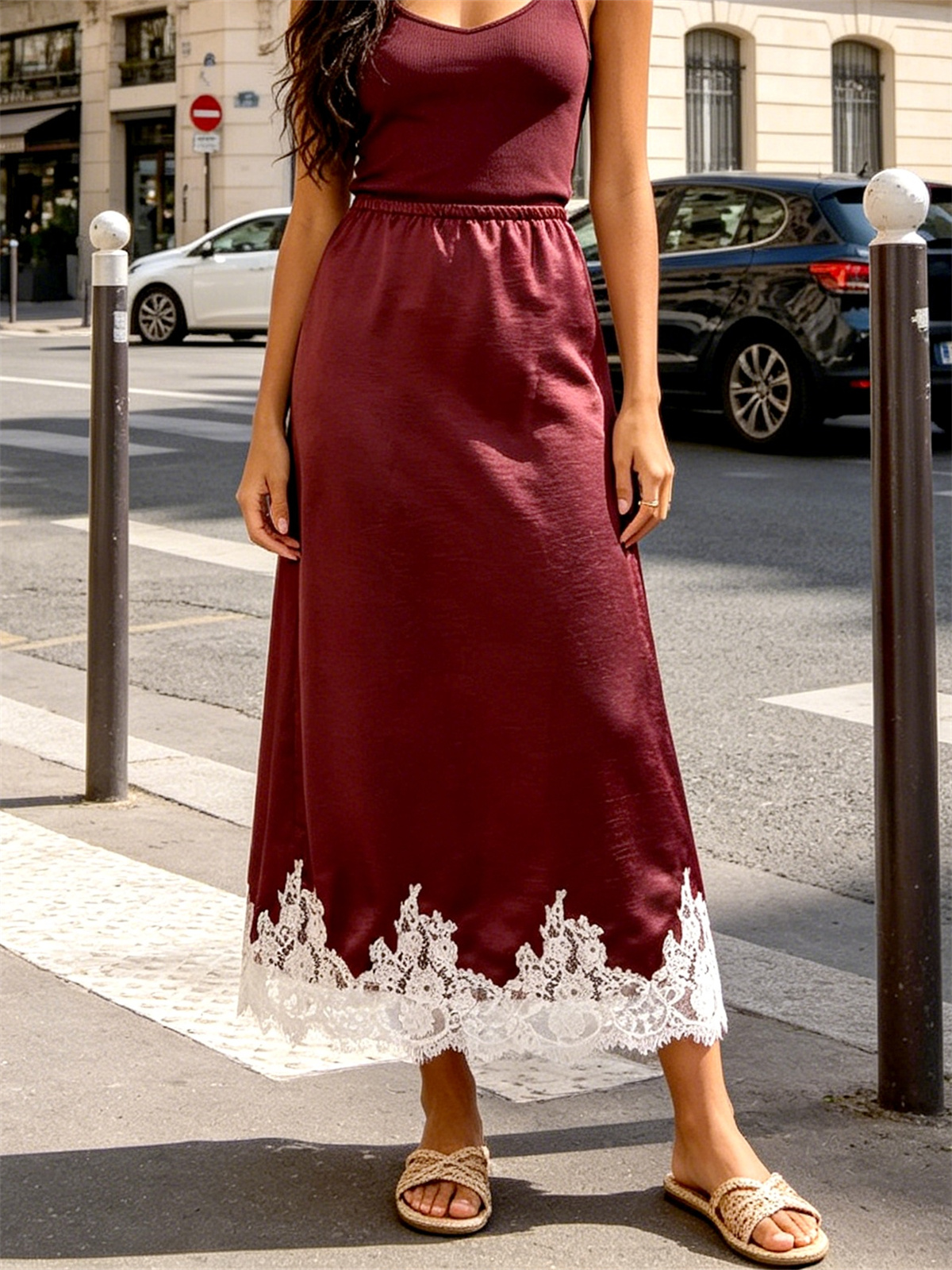 Jupe mi-longue élégante en satin pour femme avec ourlet en dentelle, taille élastique, drapée et droite, idéale pour les vacances, les soirées, les clubs et le streetwear estival