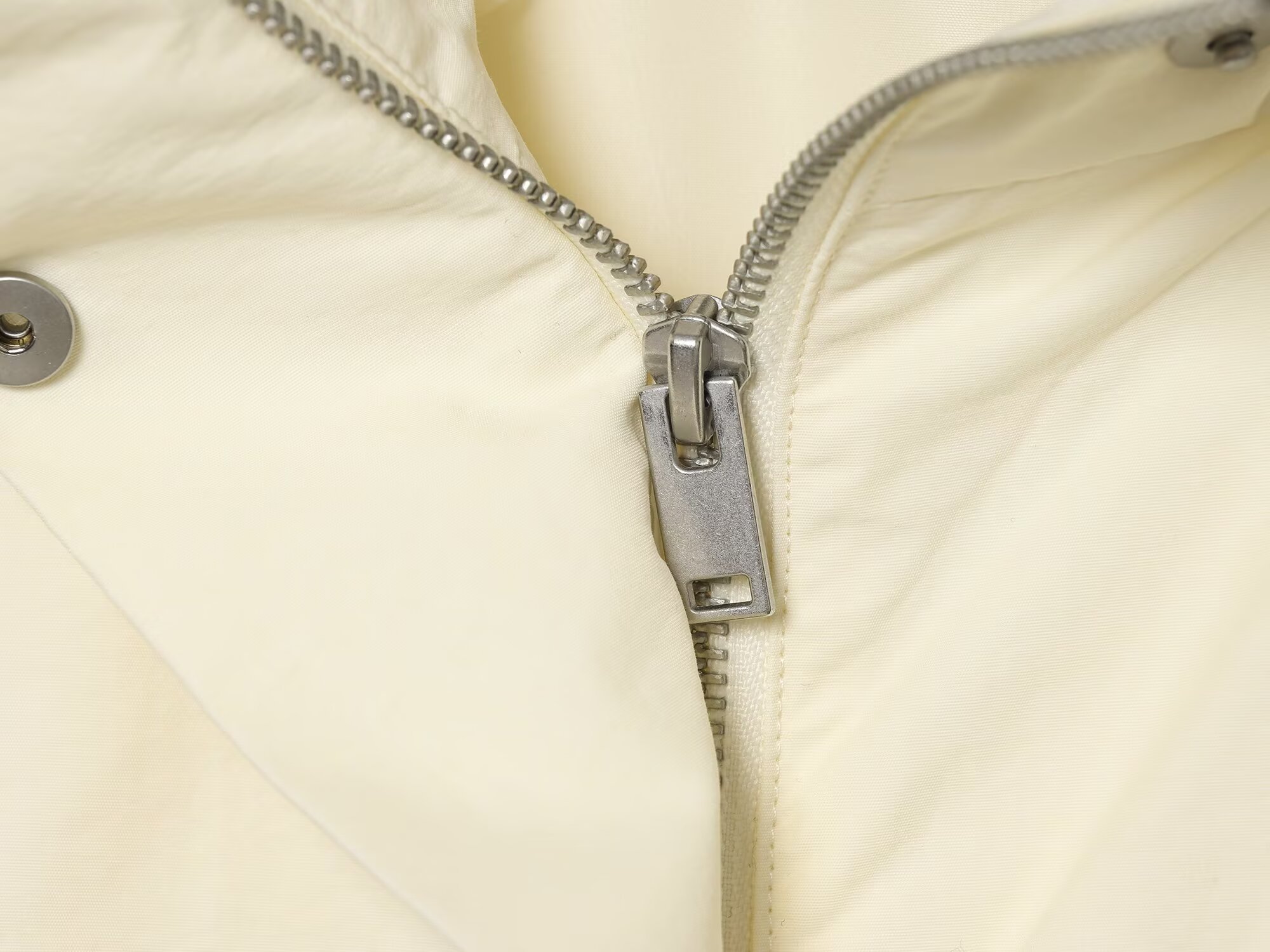 BSAY Manteau Trench Court Décontracté pour Femme, Col Montant, Décoration Épaule, Ceinture à Nouer, Coupe Ample, Couleur Unie