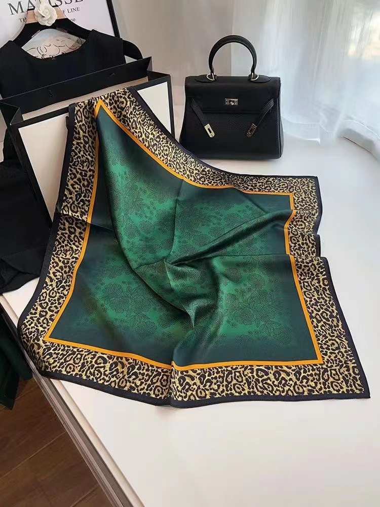 Foulard carré rétro en soie bleu marine, foulard pour femmes et hommes, Design Plaisley élégant, 100% foulards carrés en soie, foulards de cou 65cm x 65cm