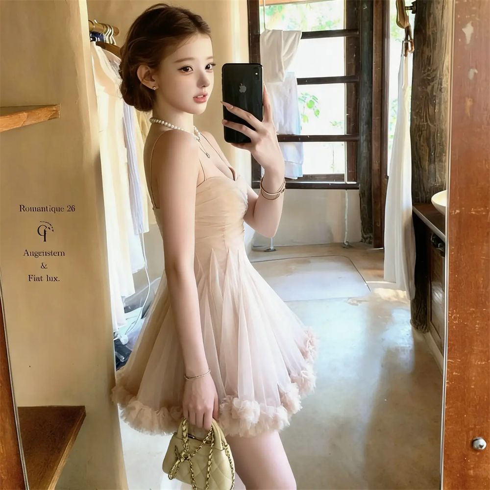 Robe Tutu Chic Française d'Été pour Femme avec Bretelles Fines, Taille Froncée, Tulle, Fleurs 3D et Ourlet à Volants – Style Quotidien et de Soirée