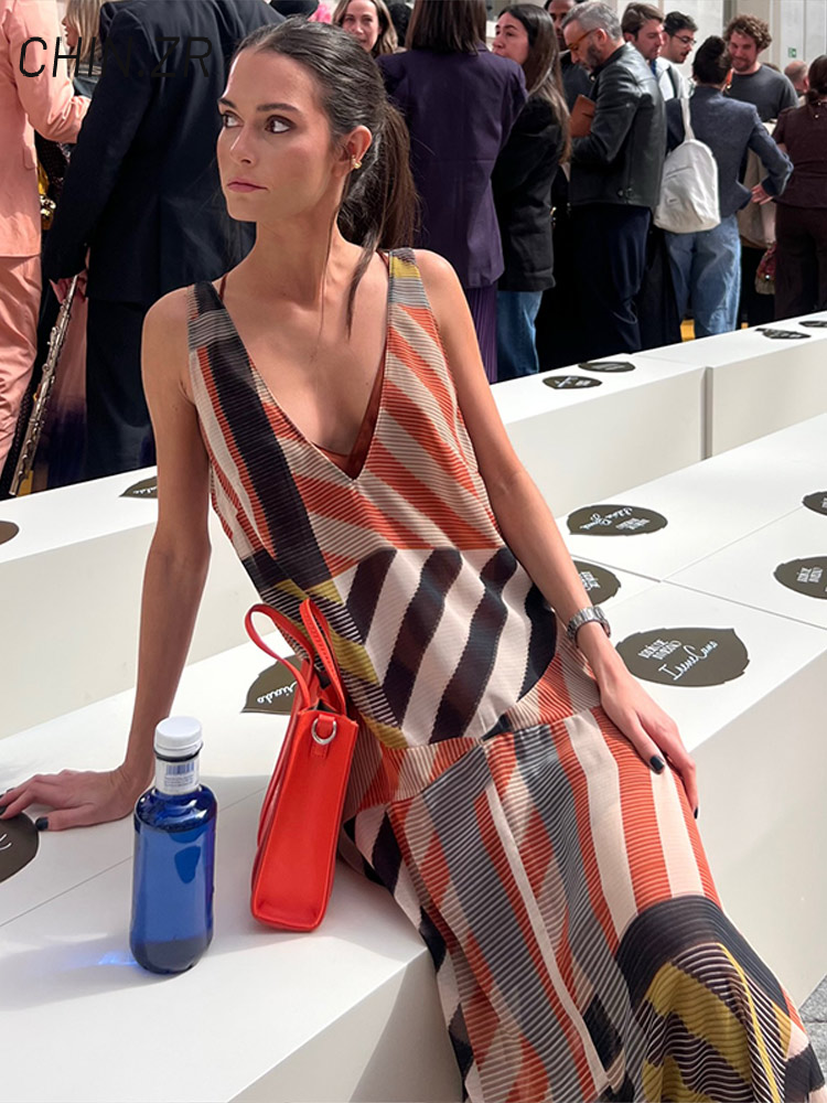 Robe longue décontractée pour femme, imprimée patchwork, coupe ample, ourlet irrégulier, sans manches, collection Printemps-Été 2026, idéale pour les vacances
