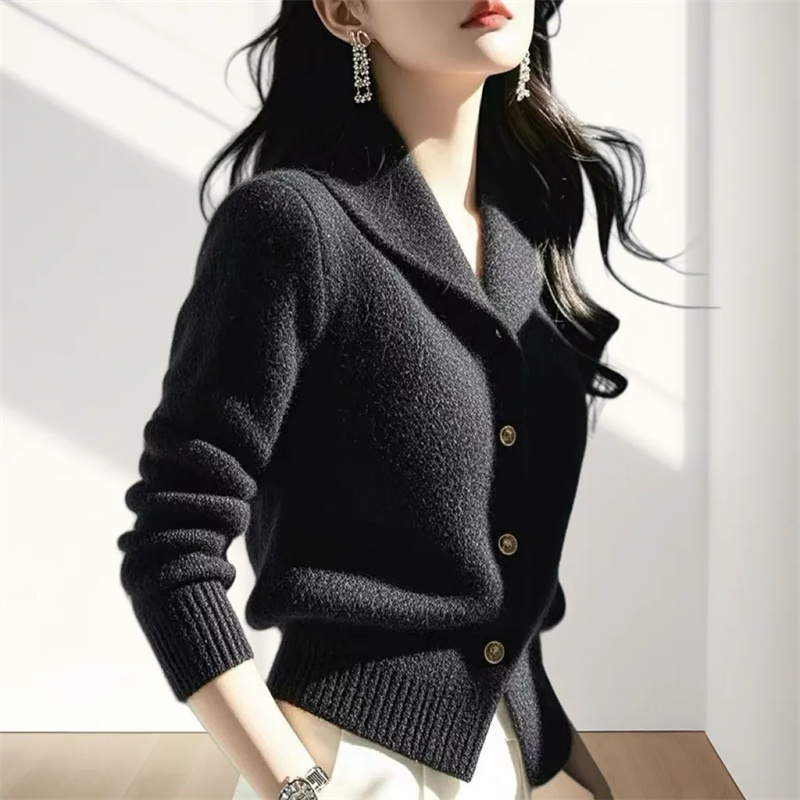 Cardigan en tricot coréen pour femme – Collection Automne Hiver 2026 – Tendance Décontractée – Pull en tricot doux et ajusté pour femme