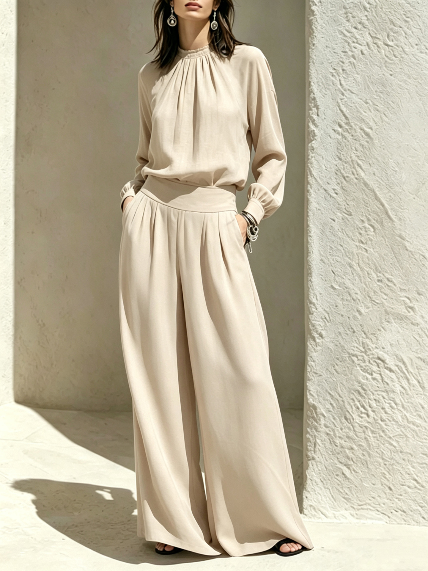 Nouvelle collection automne 2026 européenne et américaine : Ensemble décontracté et haut de gamme à col montant, comprenant un chemisier ample et un pantalon à jambes larges pour femmes.