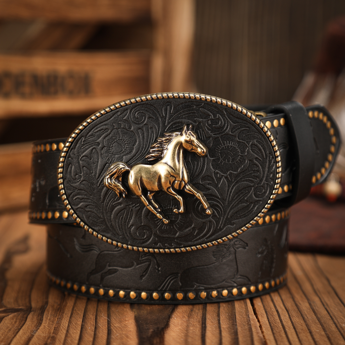Une ceinture décontractée, individuelle et rétro, un accessoire vestimentaire de style western, boucle en métal, ceinture en PU, adaptée aux hommes et aux femmes