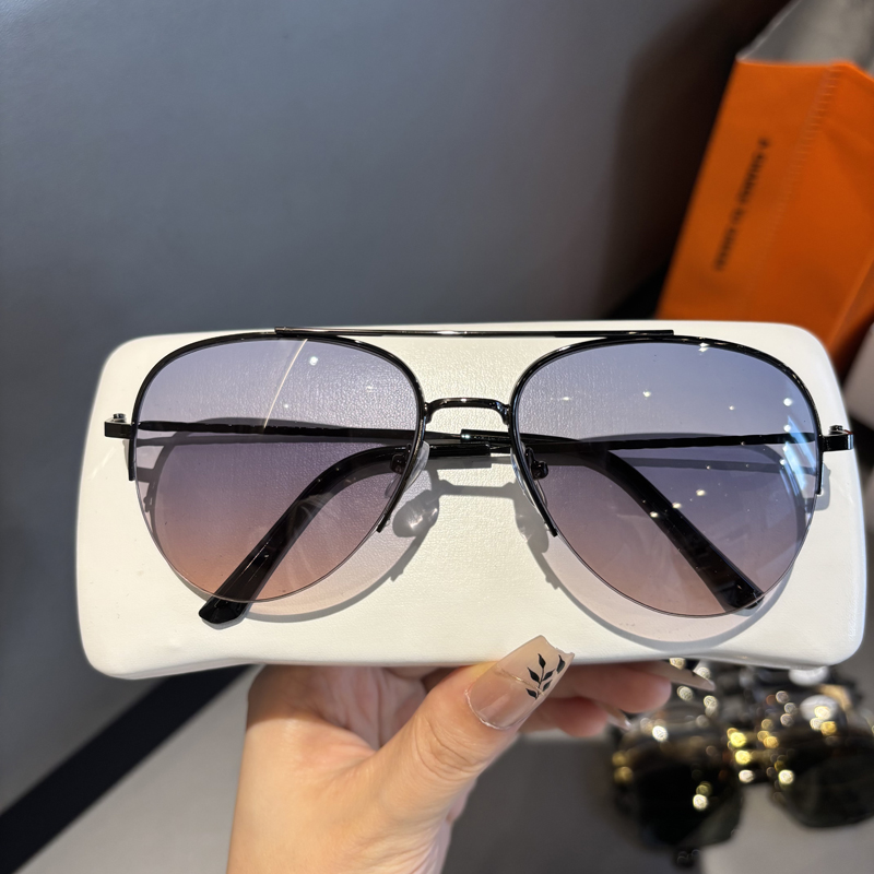 Lunettes de soleil pilote demi-monture pour hommes et femmes, grands visages polyvalents, rend les gens plus fins, conduite UV, Anti-Toad, personnalité