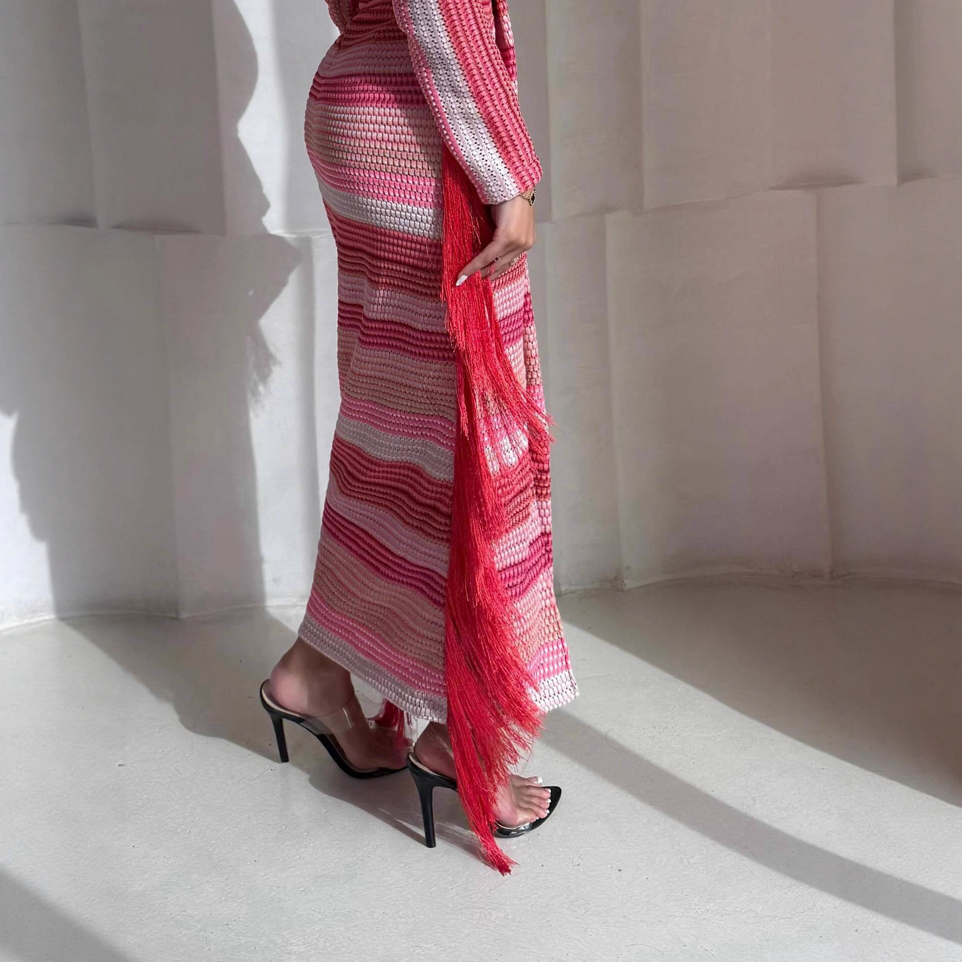 Été musulman nouvelle mode femmes couleur code décontracté à la mode Simple basique ample élégant col en v à manches longues glands robes femme