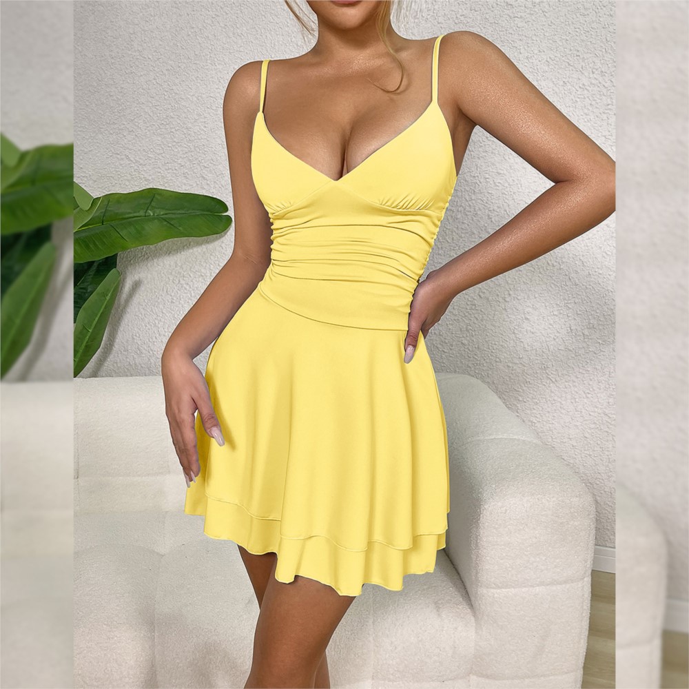 Vêtements pour femmes, robe élégante et stylée, bretelles halter et coutures plissées, tendance et sexy