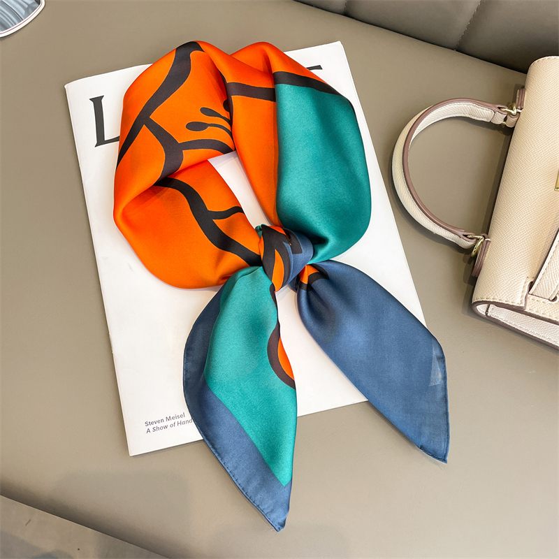 Foulard carré en soie pour femmes, Bandana en Satin imprimé, bandeau, mode dame, châle et enveloppe pour cheveux, foulard Hijab, 2024