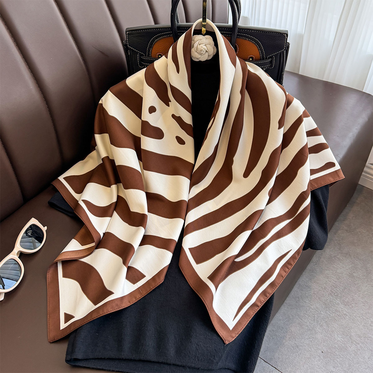 Foulard carré en soie sergée 90x90cm pour femme, châle doux, hijab de luxe, accessoires pour cheveux marron
