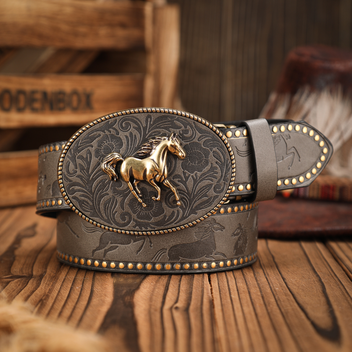 Une ceinture décontractée, individuelle et rétro, un accessoire vestimentaire de style western, boucle en métal, ceinture en PU, adaptée aux hommes et aux femmes