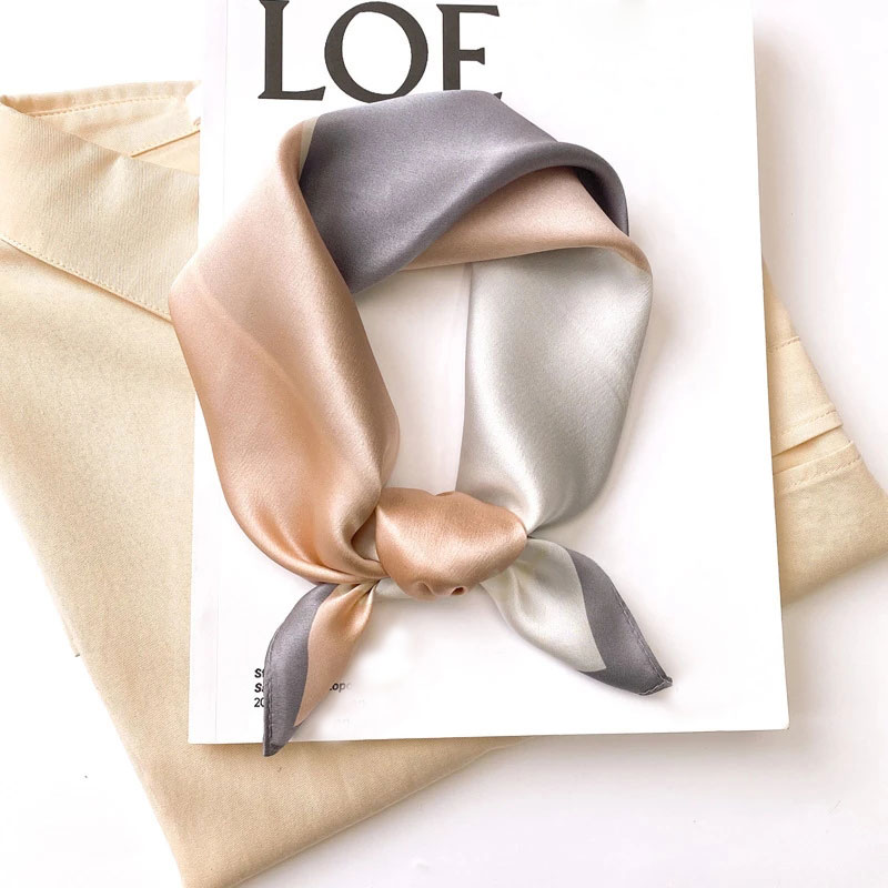 Nouvelle écharpe 100% soie Bandana femmes foulards carrés foulard élégant printemps mode luxe haute qualité bandeau Hijab châles