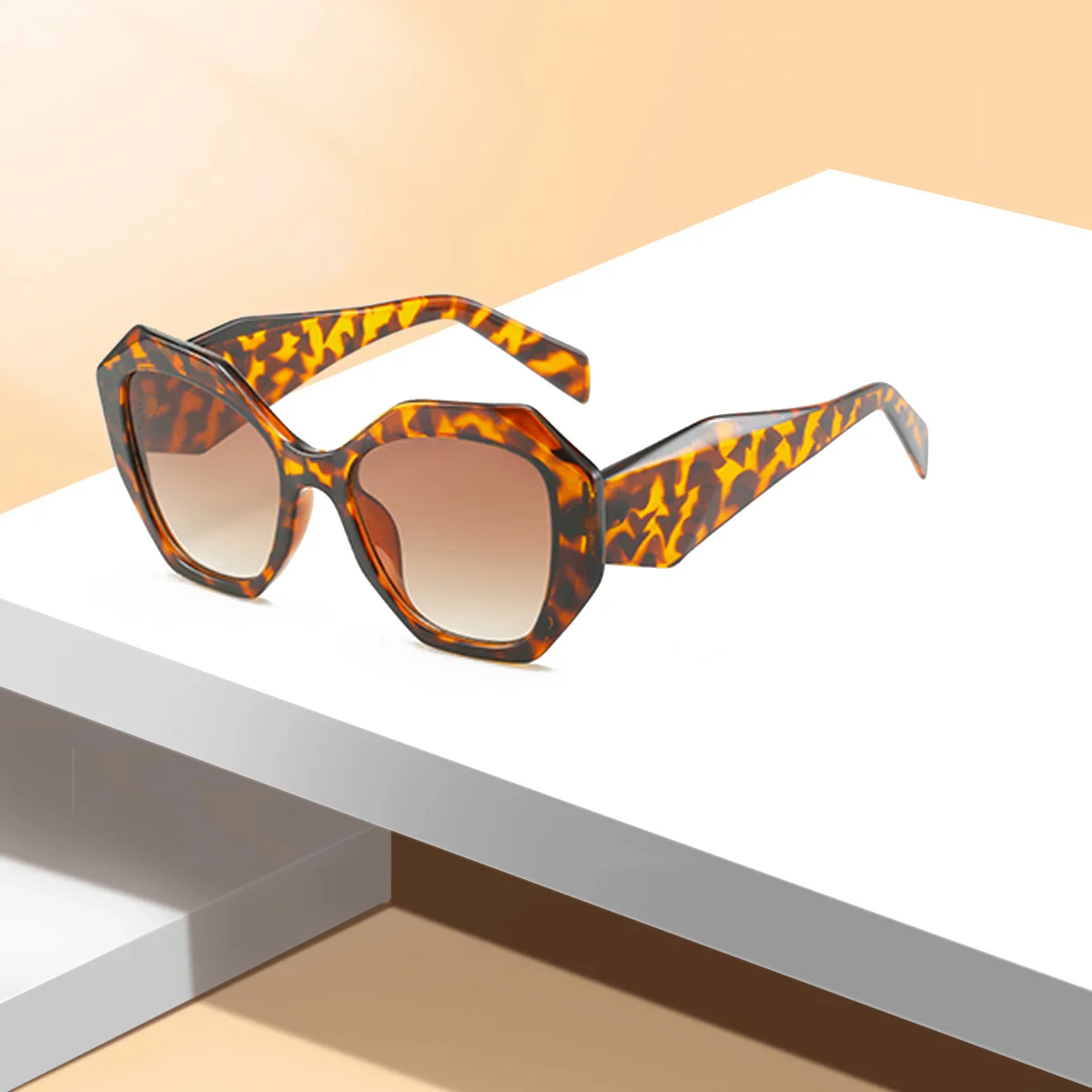 Lunettes de forme géométrique pour femmes, verres colorés, angle à double faisceau, grande taille, lunettes décoratives à la mode