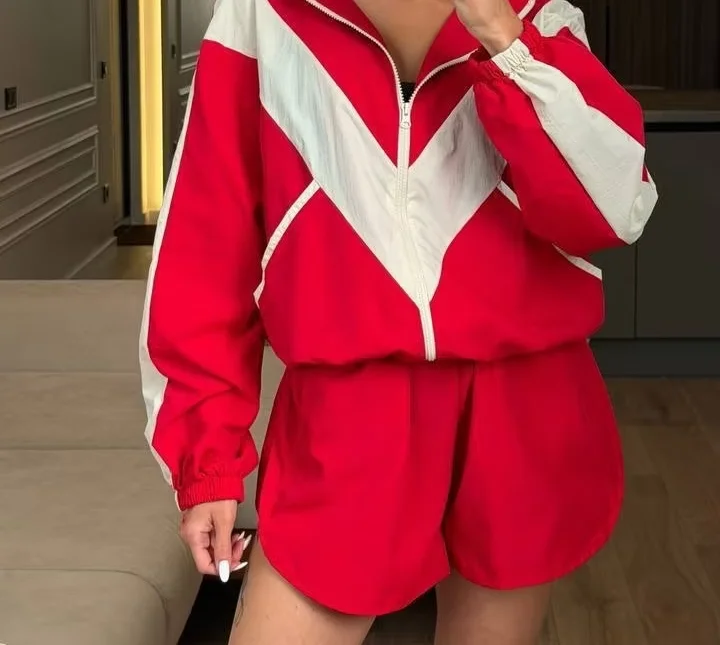Ensemble de survêtement décontracté pour femme, coupe-vent bleu marine à rayures chevron, veste courte zippée et short à bordure contrastante, idéal pour le sport quotidien, le jogging et le style urbain