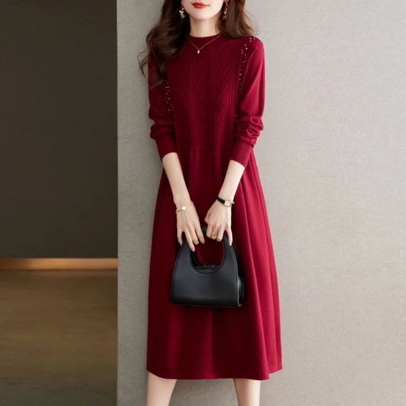 Nouvelle Robe Pull Tricotée Femme Printemps Automne 2026 Version Mi-Longue Robe Pull Élégante pour Femme Jupe de Base Tendance