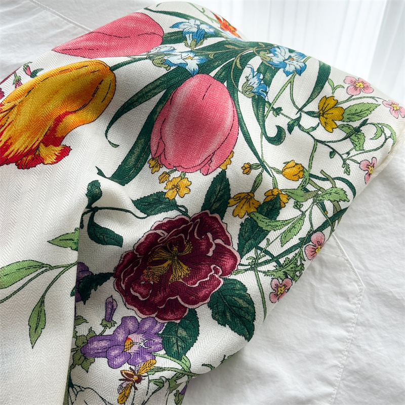 Foulard en mélange de laine de soie pour femmes, écharpe de luxe douce d'hiver, accessoires de sac de tête, grands Bandanas carrés, châles féminins
