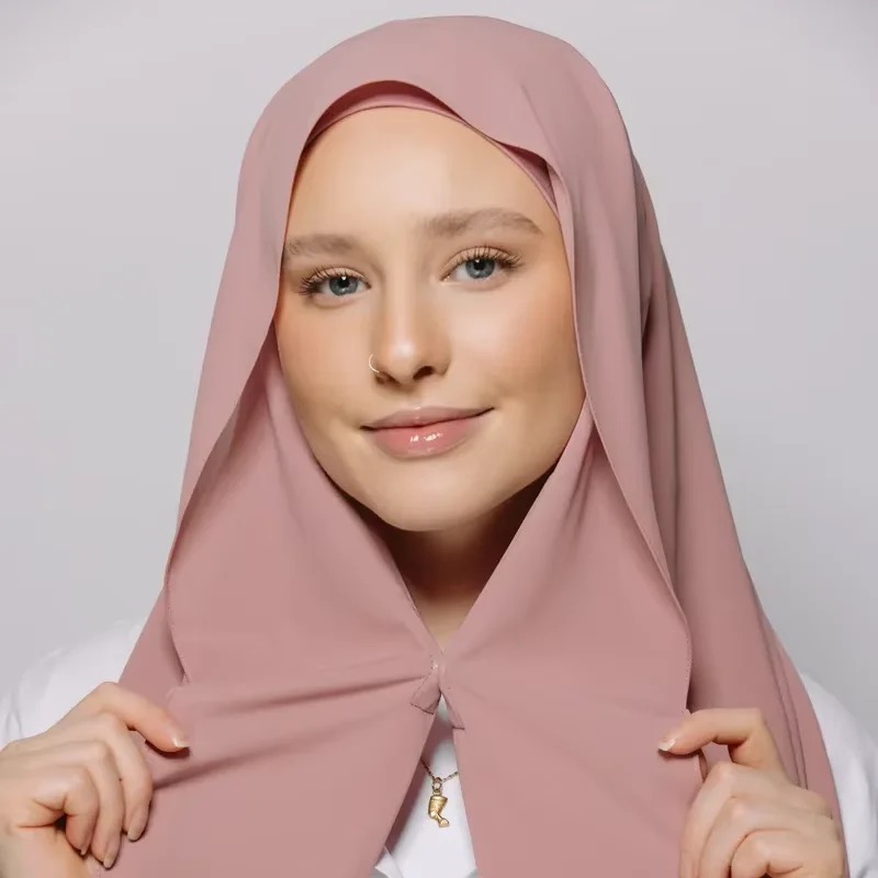 Hijab instantané en mousseline de soie avec aimants intégrés femme musulmane Hijab couleur unie facile à porter châle enveloppement avec foulard Famme sous-capuchon