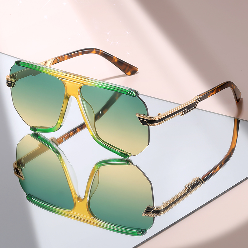 Lunettes de soleil aviateur surdimensionnées élégantes avec détails métalliques haut de gamme, conçues pour un style quotidien décontracté et une touche raffinée en extérieur