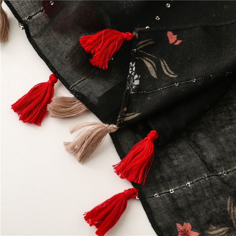 2026 automne belle noir Floral paillettes gland Viscose châle écharpe haute qualité impression doux Foulards musulman Hijab Sjaal 180*90Cm