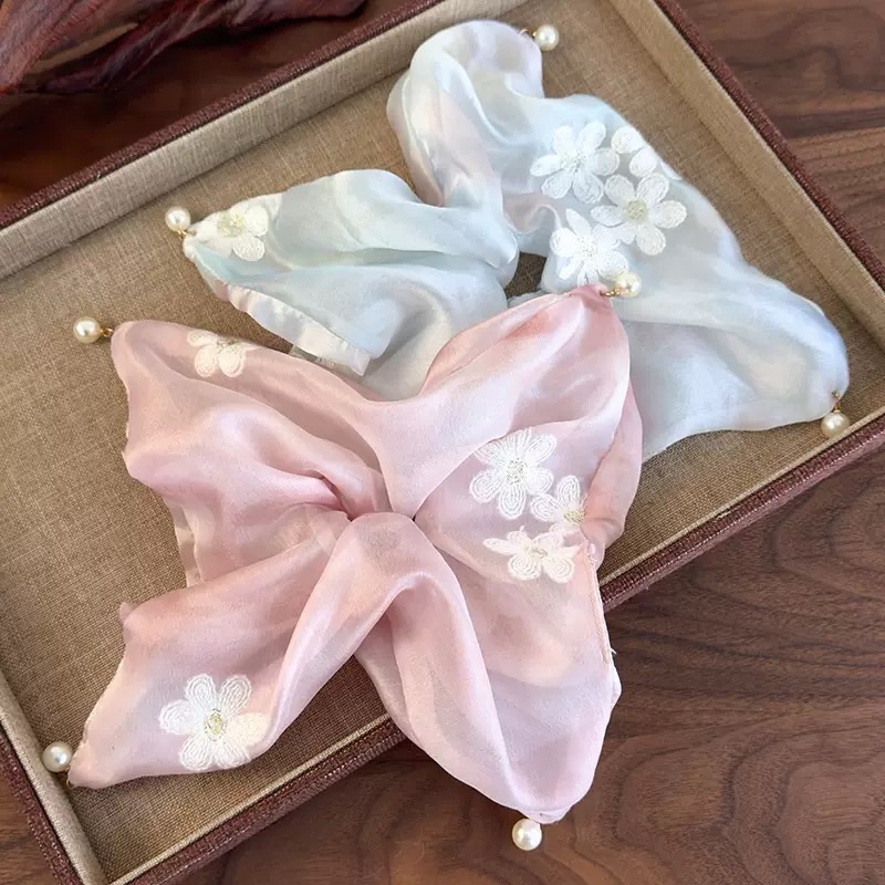 Accessoires de cheveux de bandeau carré de perle de fleur brodée à la mode et polyvalents pour les femmes