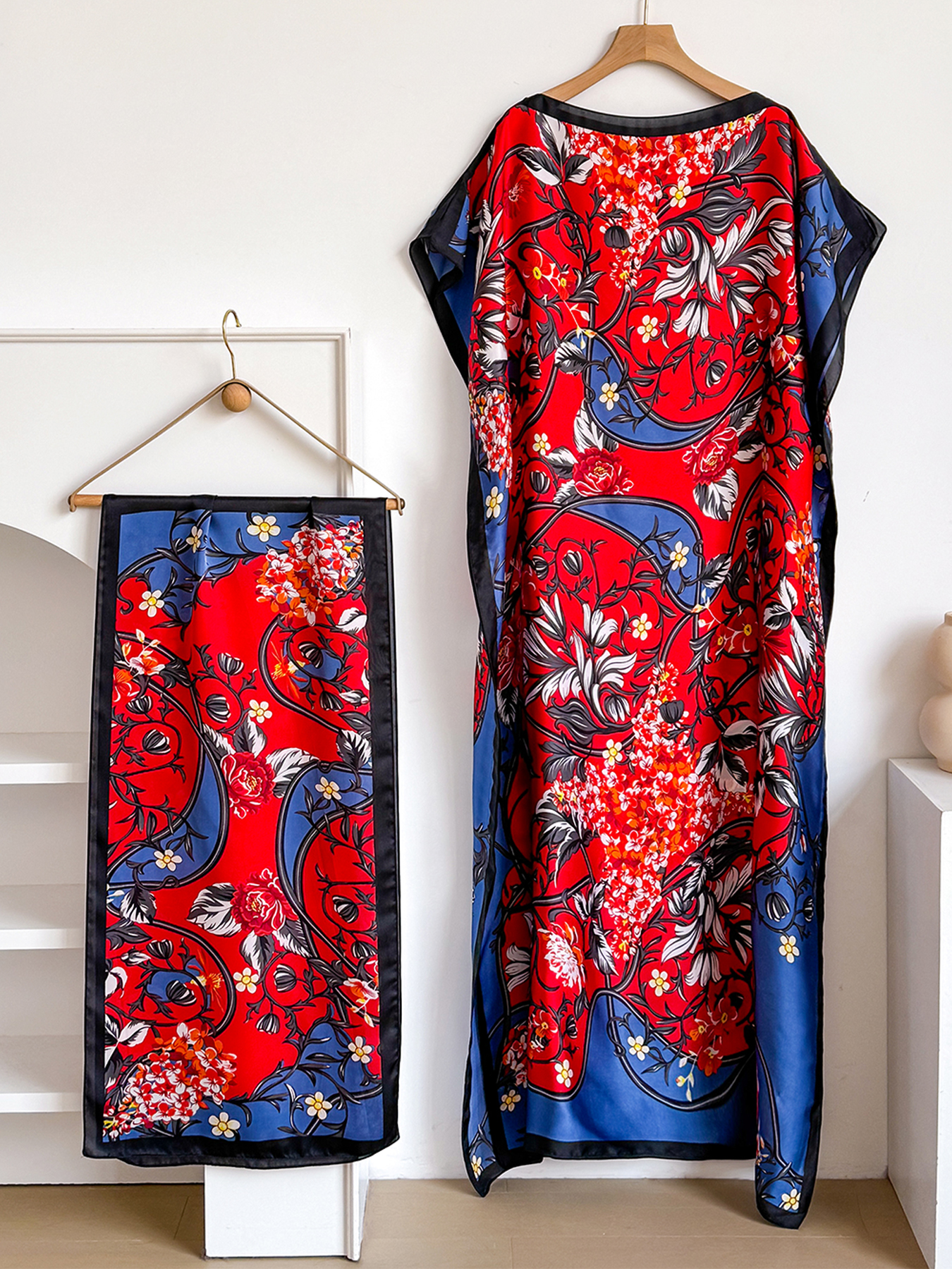 Ensemble Abaya et Foulard en Satin à Imprimé Floral Vintage, Kaftan Ample à Manches Chauve-Souris pour Femmes Musulmanes, Idéal pour l'Été, le Quotidien, la Plage et les Vacances