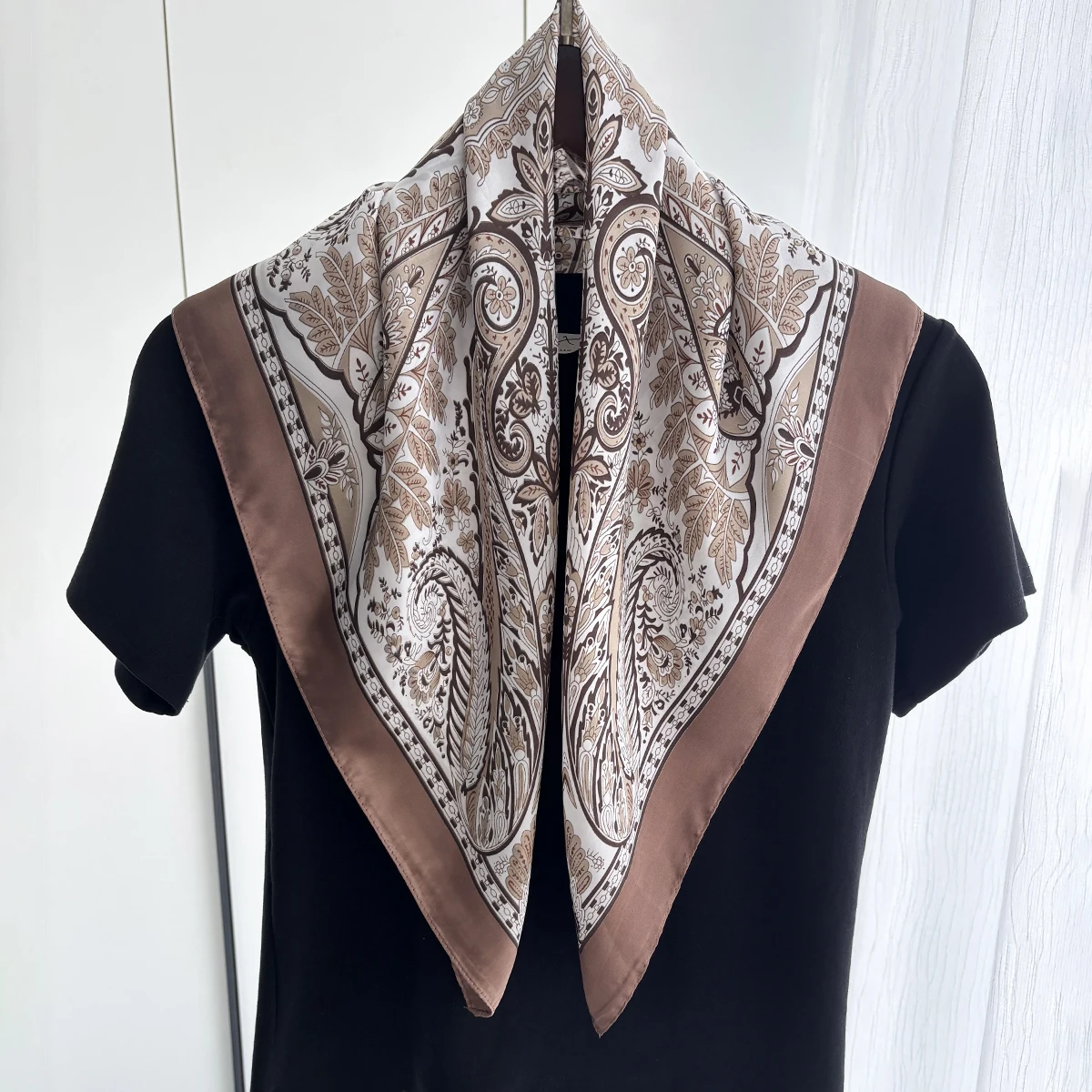 Foulard carré imprimé châle pour femmes, foulard en Satin doux, bandes de cheveux, ruban, bandeau Bandana