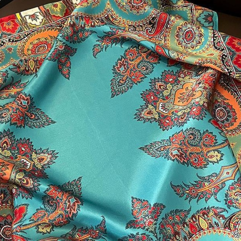 Group écharpe injSquare pour femmes, chaîne de conception, ruban de cheveux, marque de luxe, bande de sauna, châle pour dames, cou, utilitaire, présidence, foulard, bandana de poignet, 100%