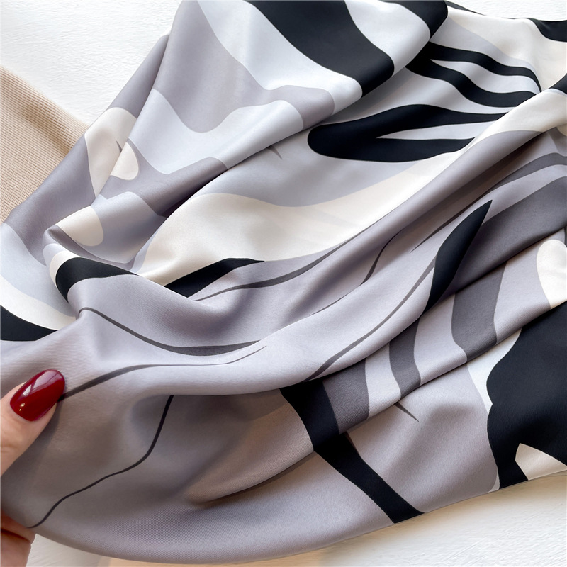 Foulard carré en soie tendance pour femme, bandeau imprimé en satin, châle de protection solaire, écharpe, bandeau pour la tête, bandana