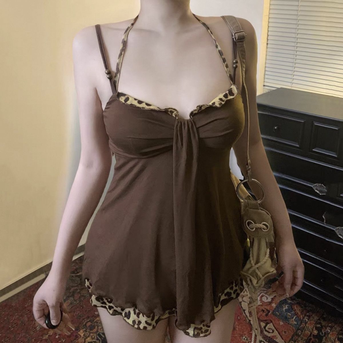 Haut licou sexy et à la mode pour fille légèrement dodue, grande taille, une fille chaude avec imprimé léopard, patchwork, dos nu, haut amincissant