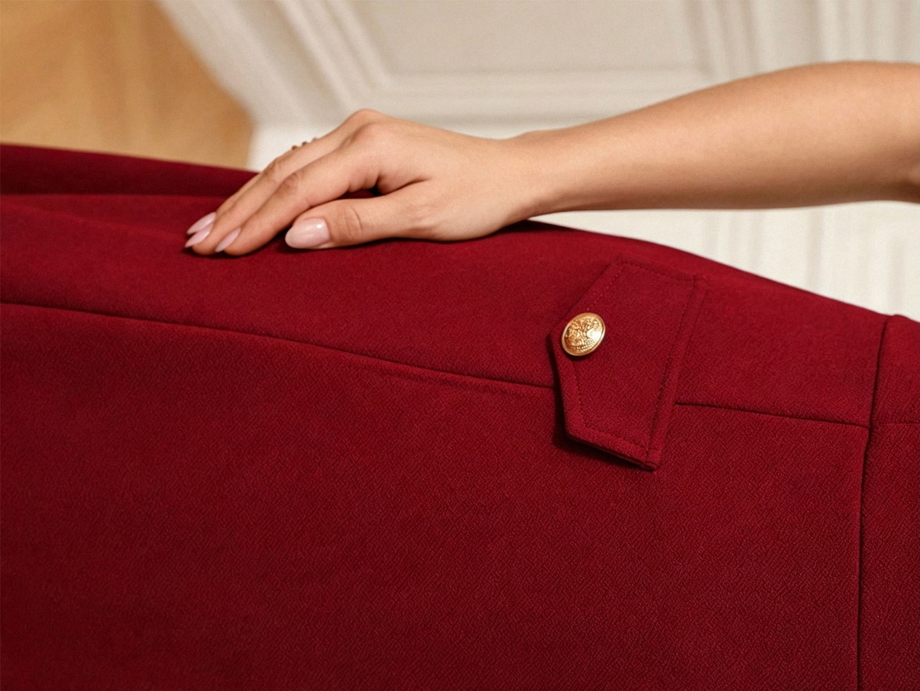 Robe de soirée élégante bordeaux pour femme ; robe de invitée de mariage mi-longue pour l'automne avec empiècements en dentelle ; idéale pour les occasions professionnelles