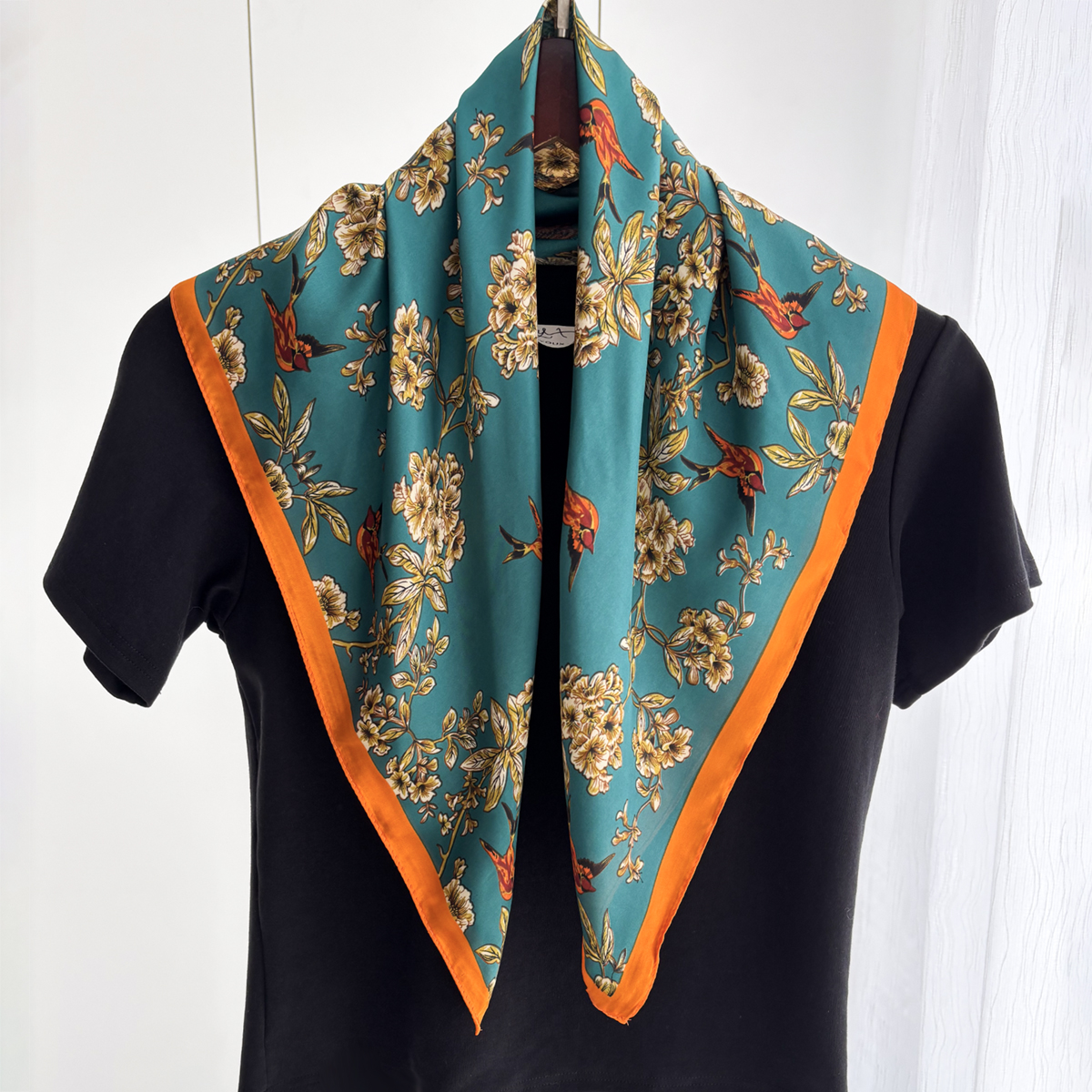 Foulard carré de luxe en soie 70cm pour femmes, Bandanas, bandeau élégant pour dames, imprimé Floral, foulard, ruban de sac Hijab