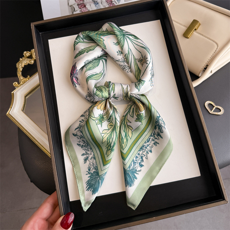 Foulard carré en soie pour femme, imprimé floral de luxe, en satin doux, utilisable comme cache-cou, hijab, bandeau, ou ruban de sac