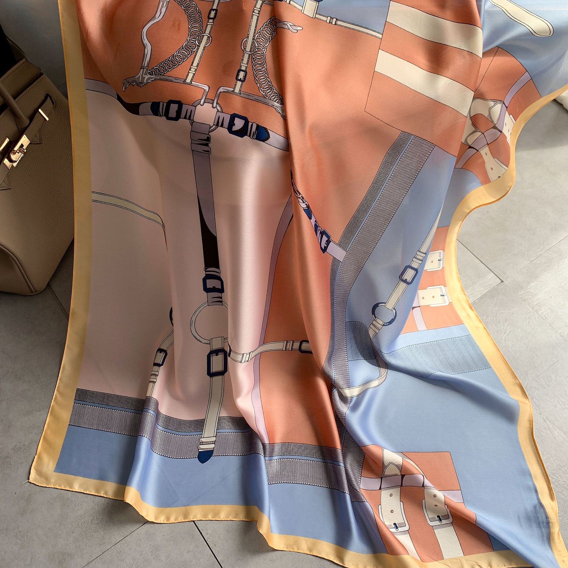 Nouveau foulard long en soie pour femmes, châles de luxe, design, protection solaire, serviette de plage d'extérieur, grand châle uni, turban doux, bandeau, châle de plage