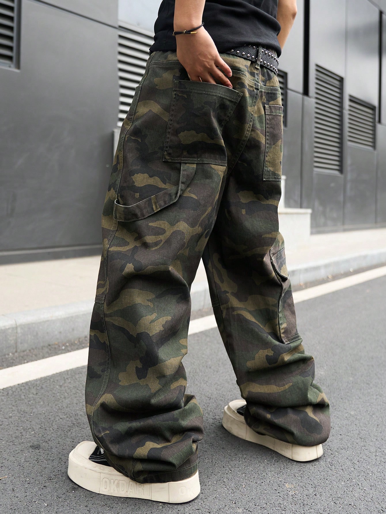 Pantalon Cargo Camouflage Homme Vintage Multi-Poches Coupe Ample Jambe Large Style Menuisier Vêtement de Travail Streetwear