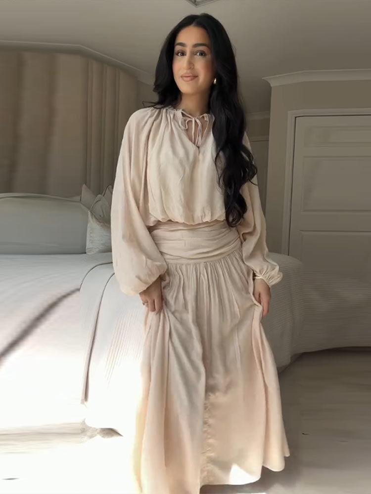 Ensemble élégant pour femme : Haut à manches longues avec lacets et jupe longue plissée taille haute – Collection été-automne 2026 – Tenue décontractée deux pièces pour femme