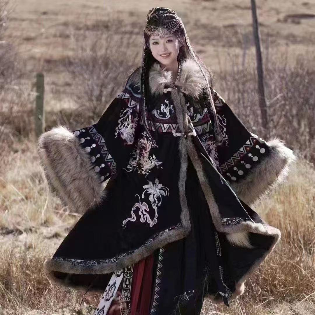 Robe tibétaine exotique pour couples, vêtements traditionnels chinois brodés Zang, tenues de scène Vintage, costumes de photographie de voyage de mariage
