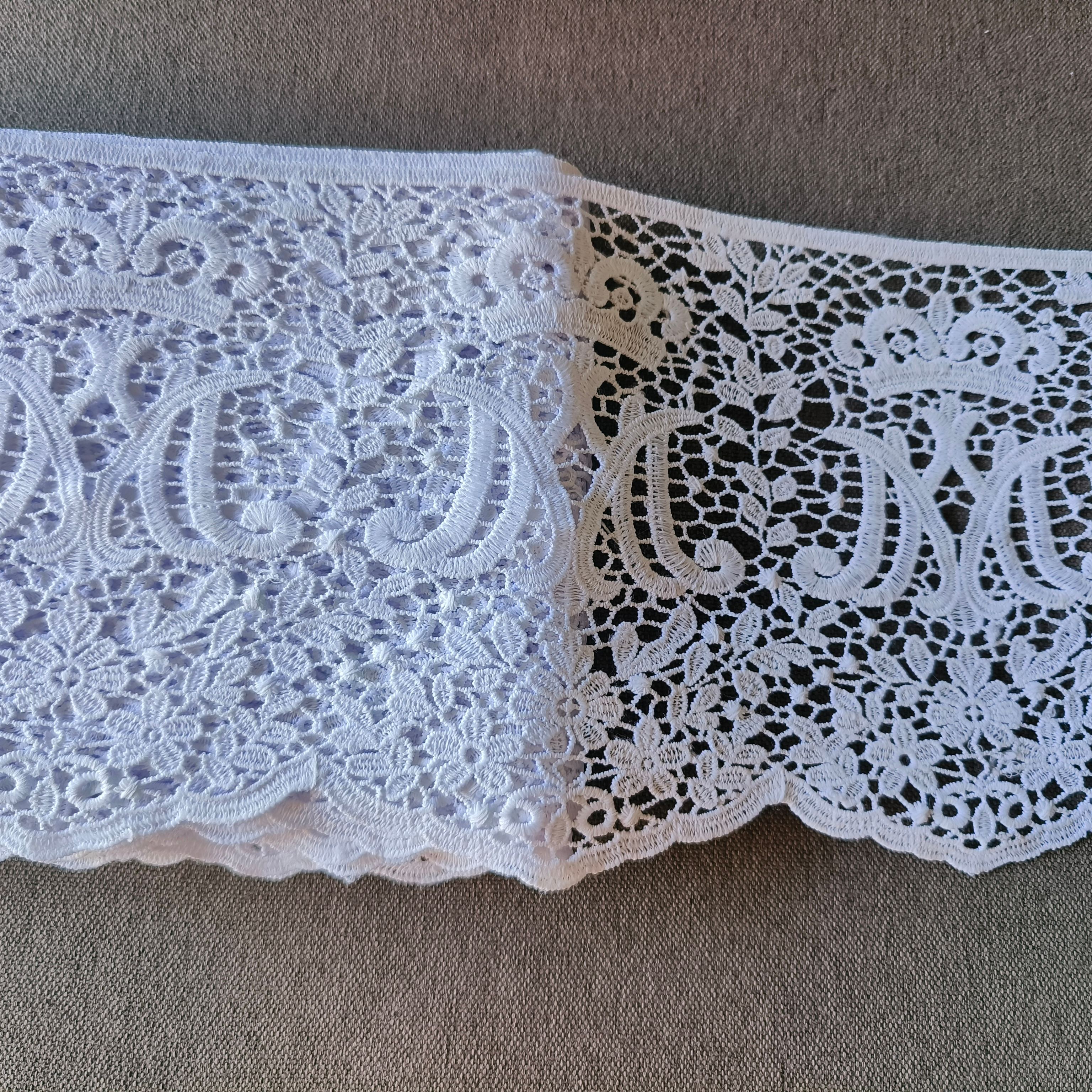 Dentelle de 18,2 cm de large, blanche, brodée de motifs de couronne de fleurs, pour la décoration de robes de mariée, 8 yards.