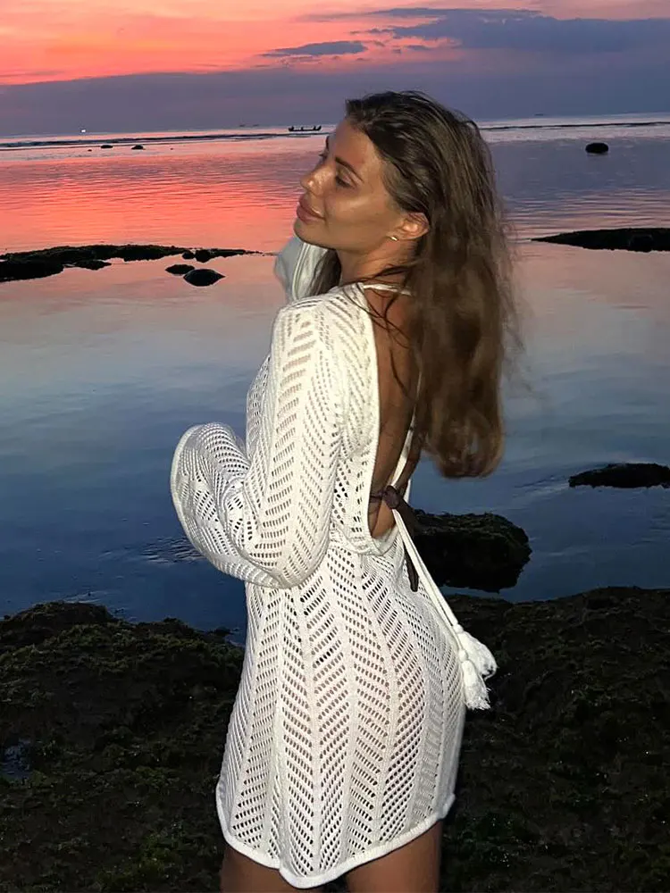 Robe de plage en maille unie pour femme, collection été 2026, sexy, dos nu, à franges, à lacets, découpée, manches longues évasées, mini-robe tunique K110