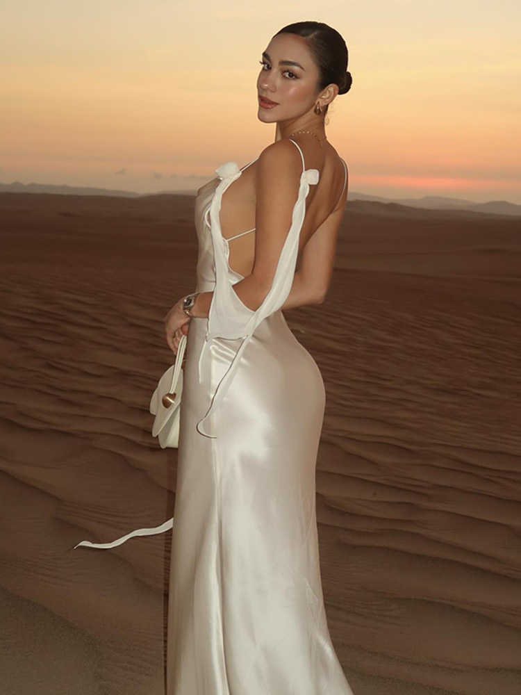 Robe élégante dos nu à fleurs 3d pour femmes, moulante, col pivotant, sans manches, écharpe blanche, Maxi, été, 2025, Evevning