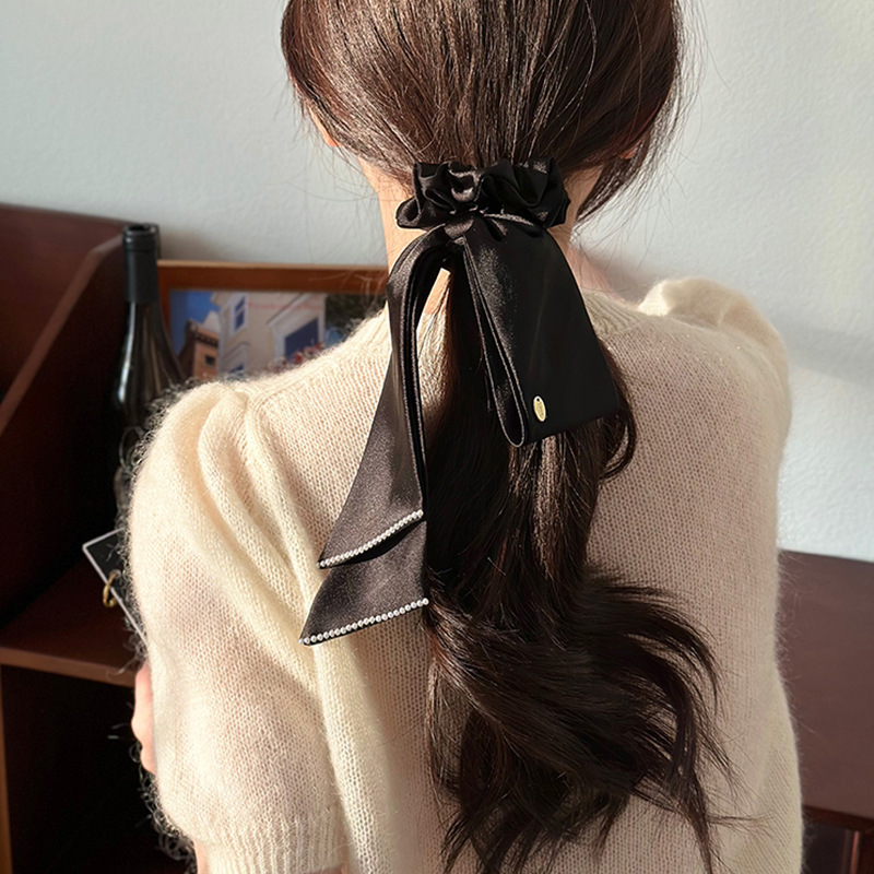 1 élastique à cheveux en ruban satiné, élastique à cheveux élégant pour femmes, accessoire pour nouer des chignons bas