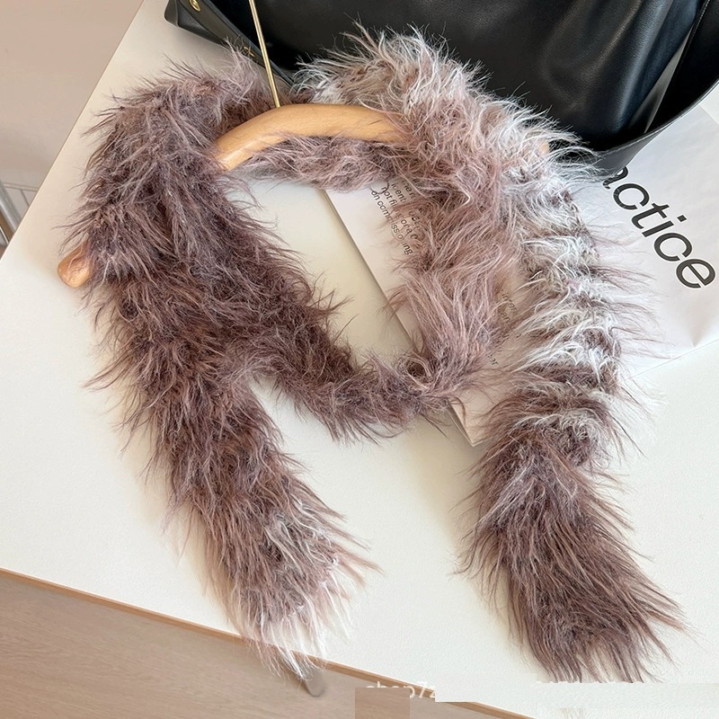 Écharpe élégante rayée noir et blanc style Y2K pour femme, collection automne-hiver, en peluche dégradée, style millénaire