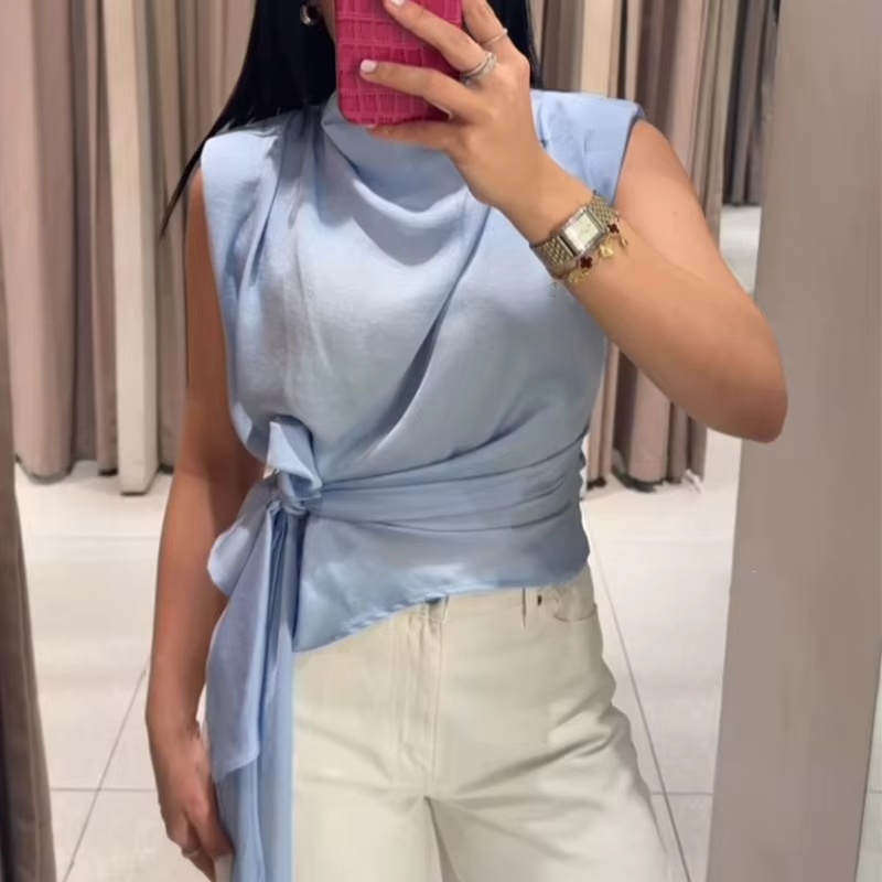 Débardeur Femme Été 2026 Nouvelle Collection Style Européen Tendance Décontracté Sans Manches Plissé Sexy en Satin Texturé avec Nœud Élégant et Chic