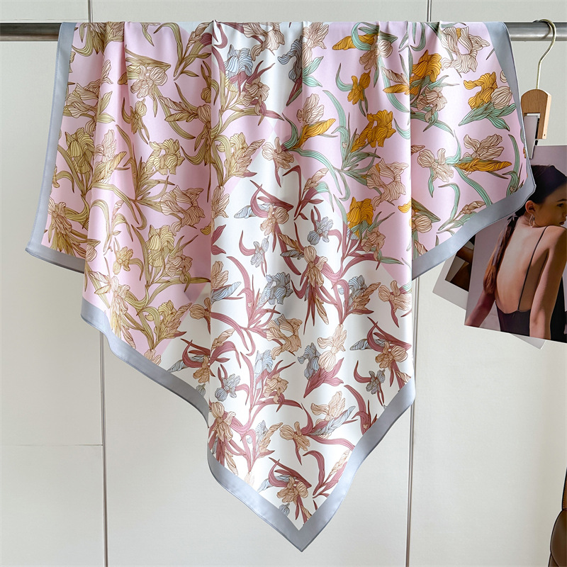 Foulard carré en soie de luxe à imprimé floral 90 cm pour femme, écharpe de créateur, châle, bandana, hijab, écharpe, bandeau, ruban à nouer