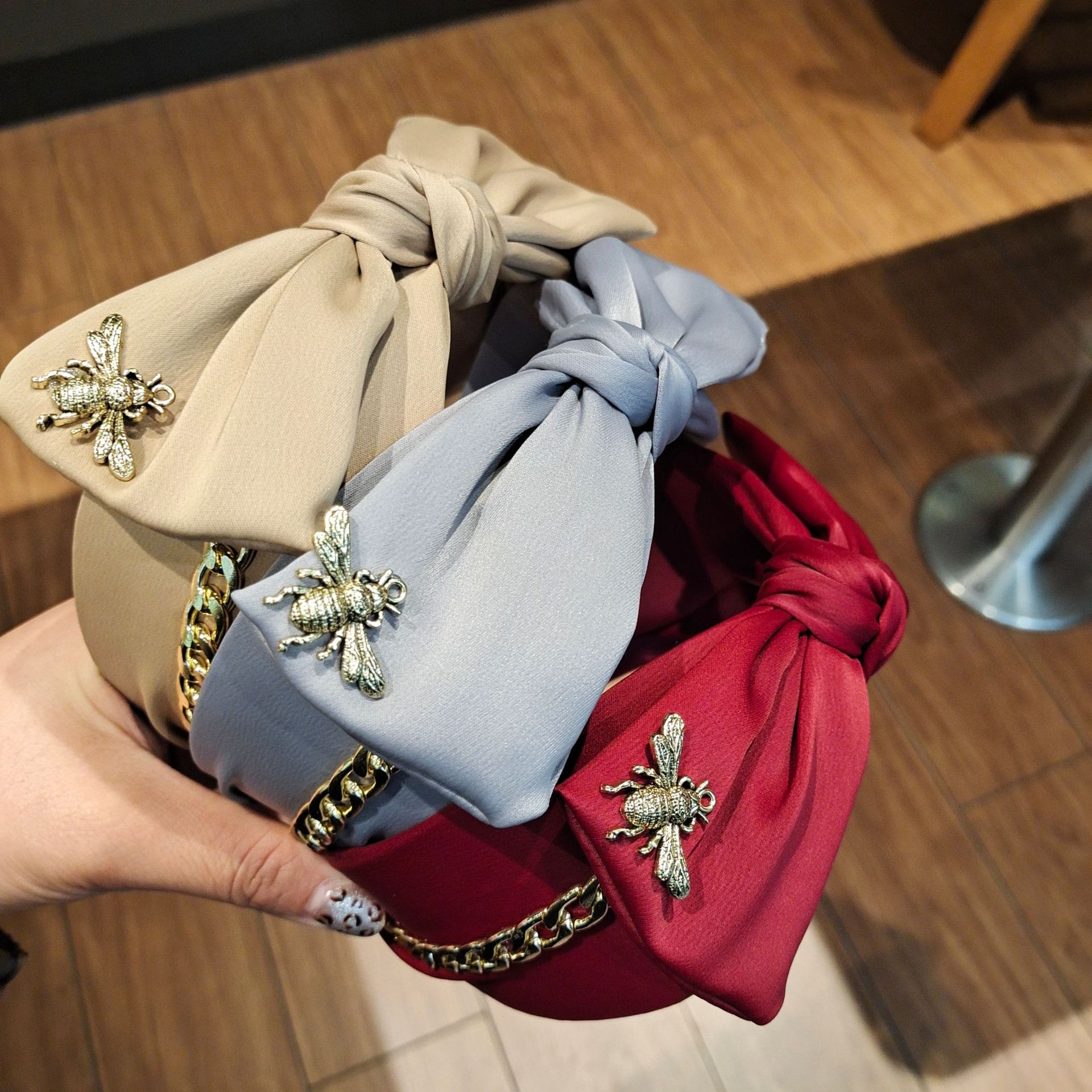 Serre-tête en Satin avec gros nœud papillon, accessoires d'ornement en forme d'abeille en métal pour femmes, vente en gros